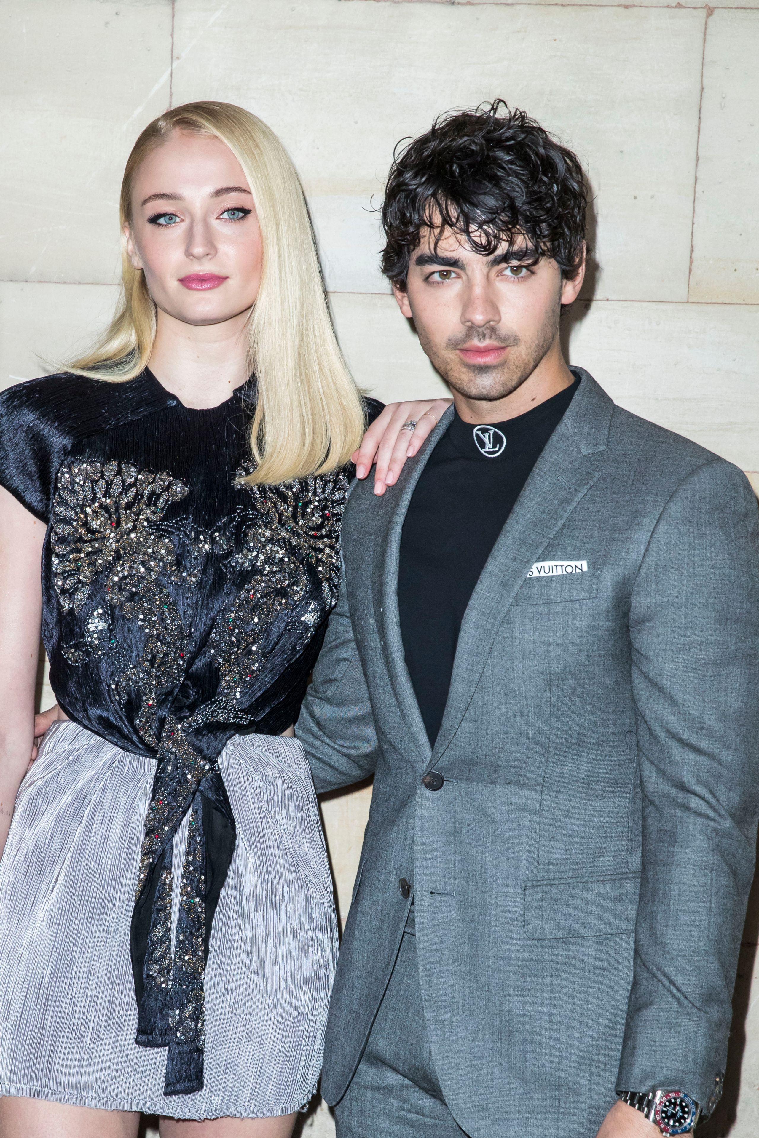Sophie Turner îl dă în judecată pe Joe Jonas. Divorțul se complică, iar actrița vrea să își ia copiii în Anglia