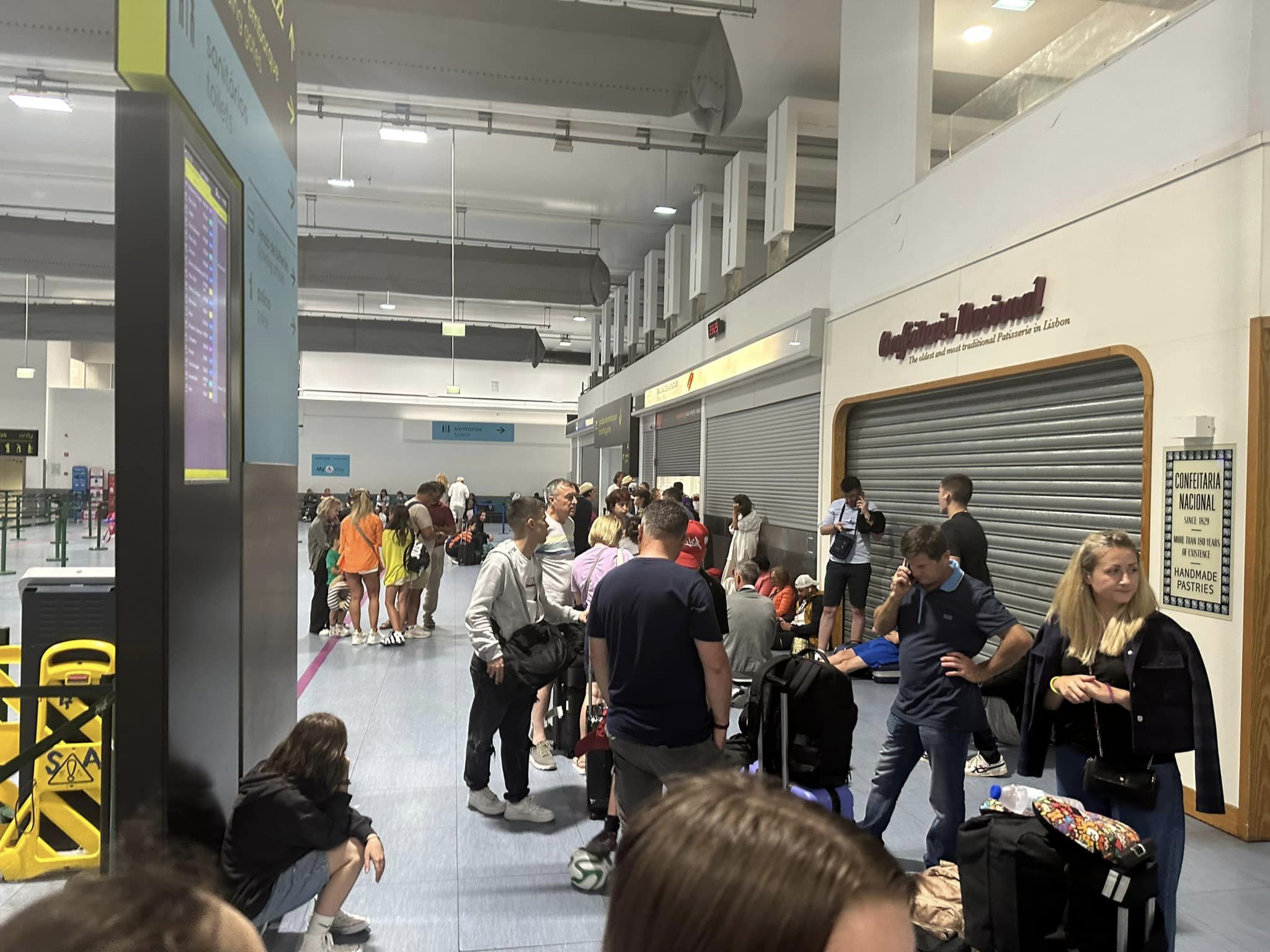 Ce a pățit Oana Ioniță pe aeroportul din Lisabona. „Părea oarecum un avion fantomă. Nu am avut acces la toaletă, la mâncare, la nimic”