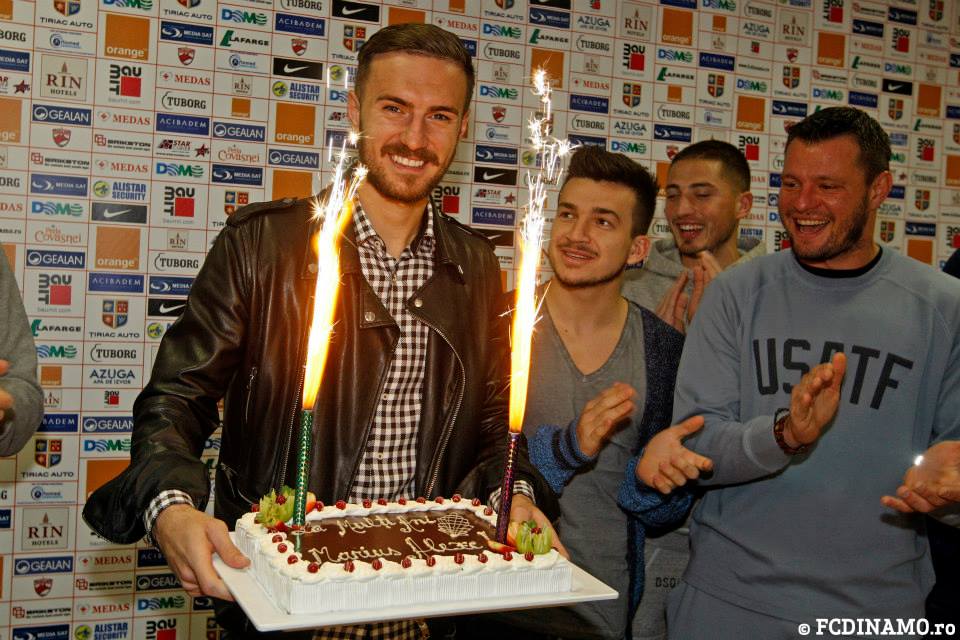 Petrecere la Dinamo: Alexe, sărbătorit de către colegi / GALERIE FOTO