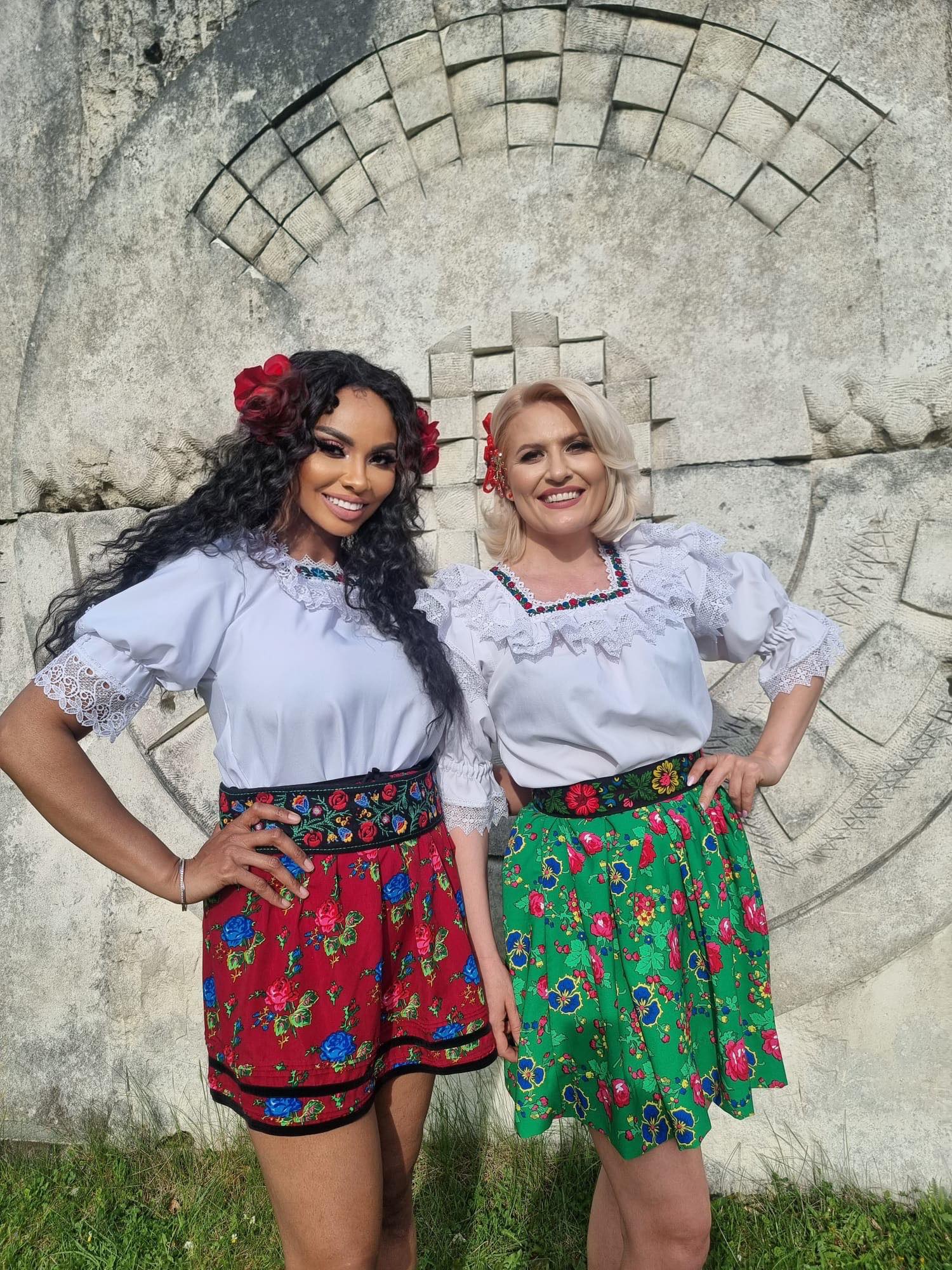 Laurette și fiica ei s-au întors în România, după o perioadă în care au locuit în Franța. Cu ce se ocupă fosta asistentă TV acum. „Am avut mereu colaborări”