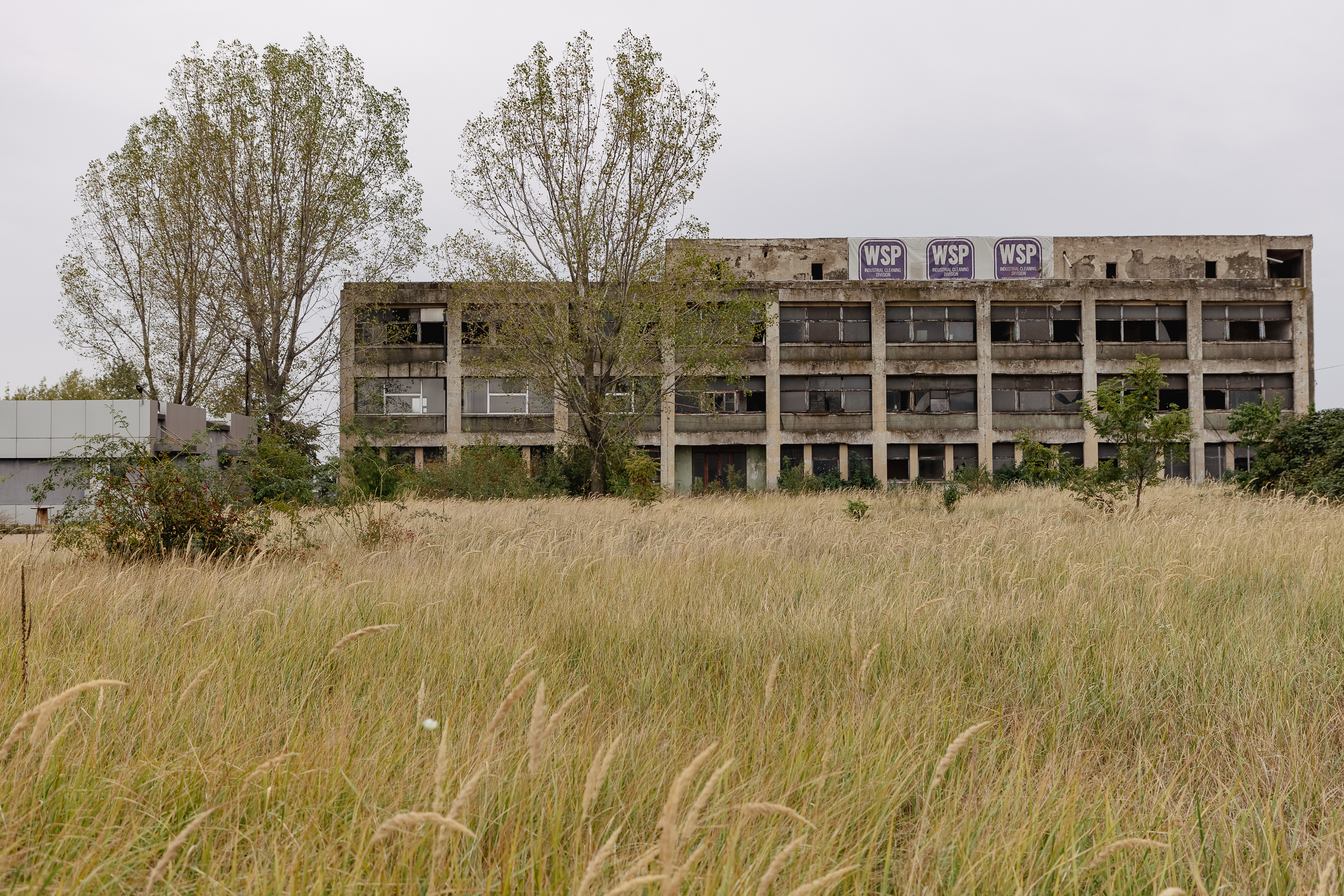 Cernobîlul de la Valea Călugărească, Prahova. Autoritățile și-au dat acordul pentru un mare depozit de gunoi lângă munții de deșeuri industriale. „Roșia Montană se mută la noi!”