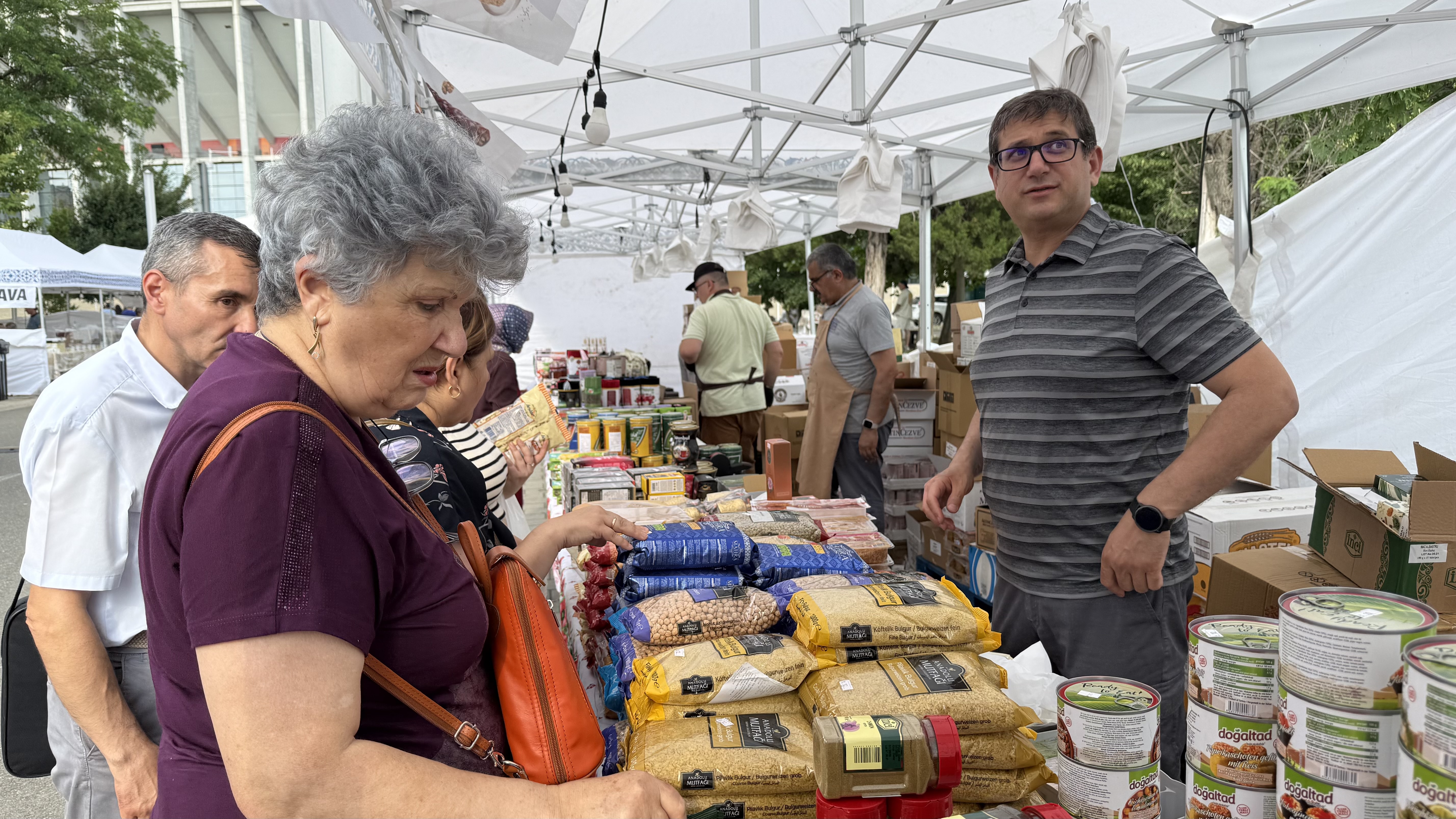 Cât costă șuberekul și kebabul la Festivalul Turcesc de la Arena Națională. Baclavaua e la mare căutare