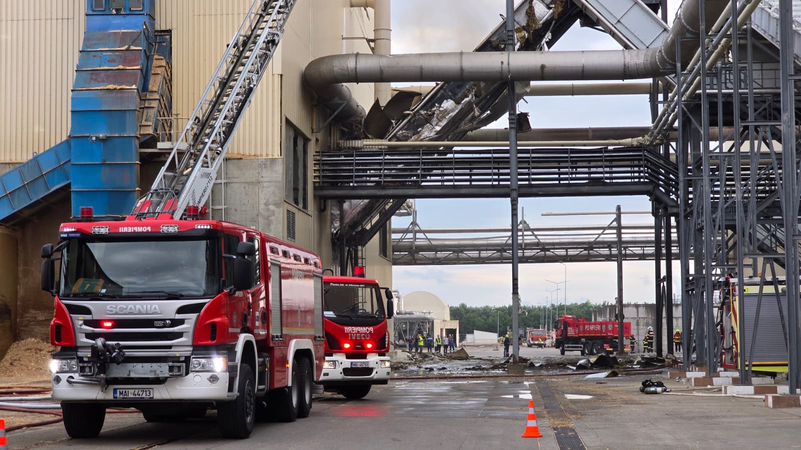 A doua explozie la fabrica de lemn din Brașov. ISU a trimis roboți și echipaje suplimentare