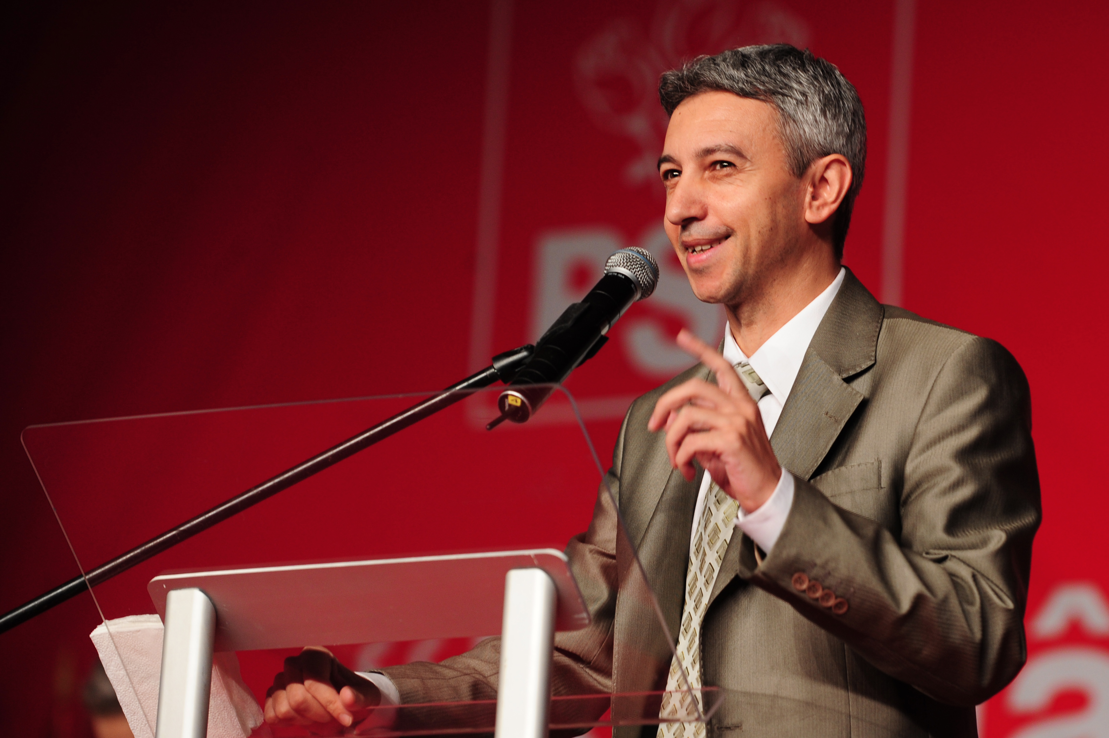 Adrian Mititelu devine vedetă TV. Va avea propria emisiune la o televiziune care urmează să fie lansată în curând