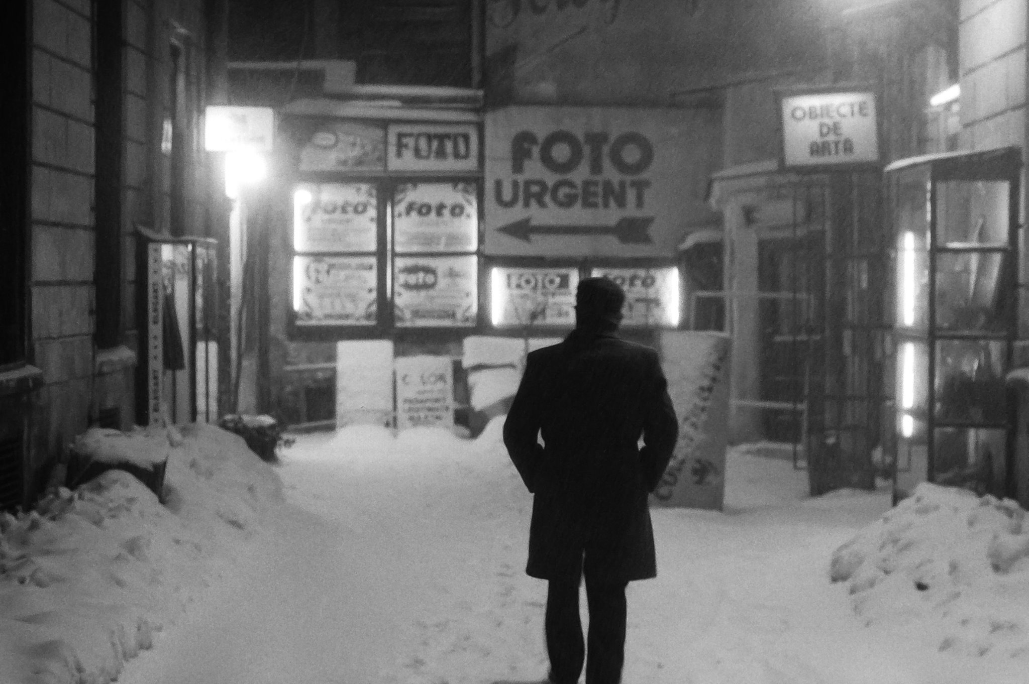 Bucureștiul liber de acum 30 de ani, fotografiat de un japonez aventurier: “Am văzut mulți oameni frumoși și liberi în acele zile”
