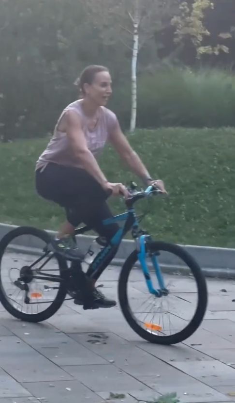 Adina Halas a învățat să meargă pe bicicletă la 46 de ani: „Primul pas nu trebuie să fie perfect”