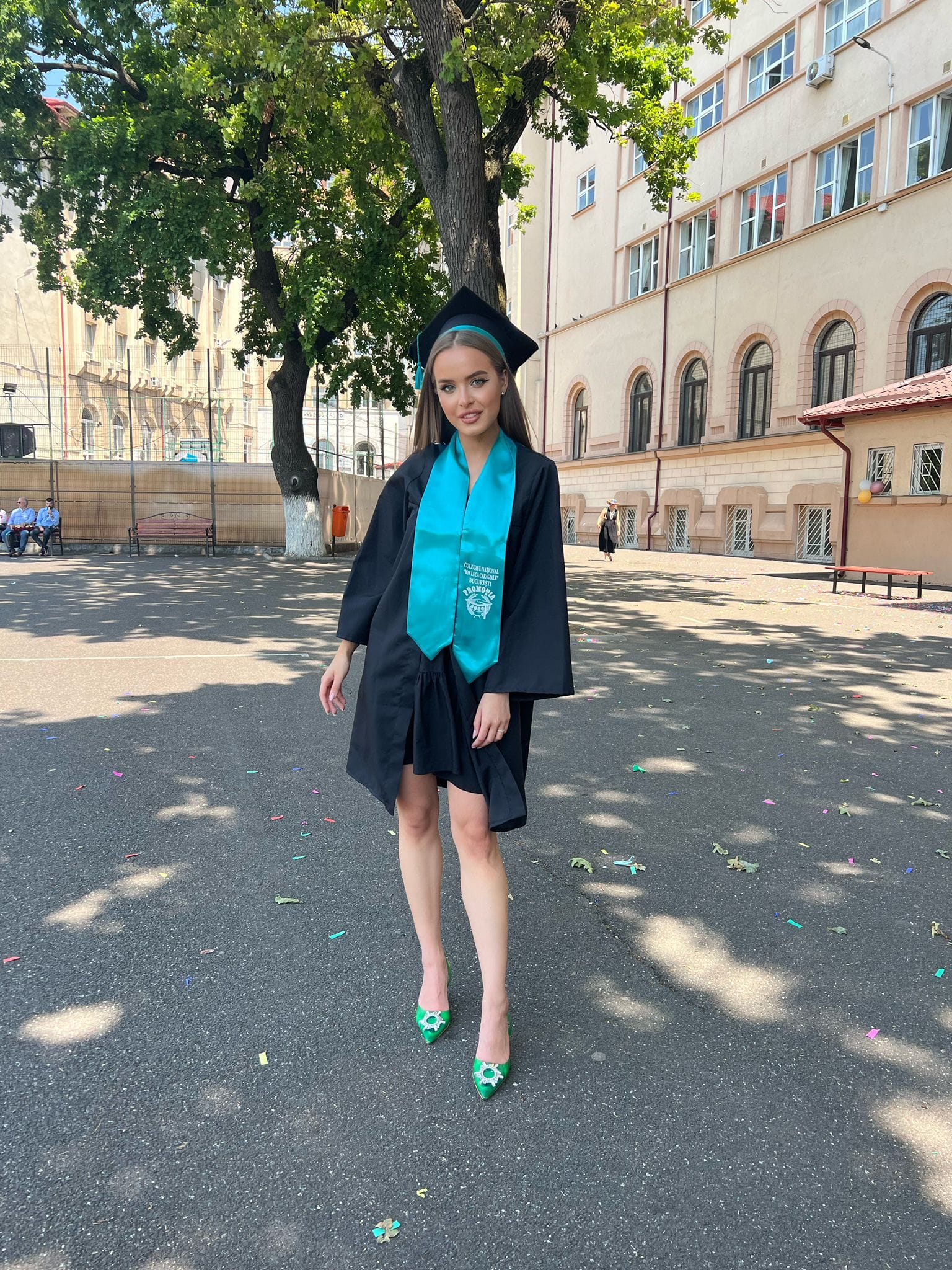 Unde s-a angajat fiica Ralucăi Moianu. Mara nu a terminat încă facultatea: „Lucrează cu jumătate de normă”