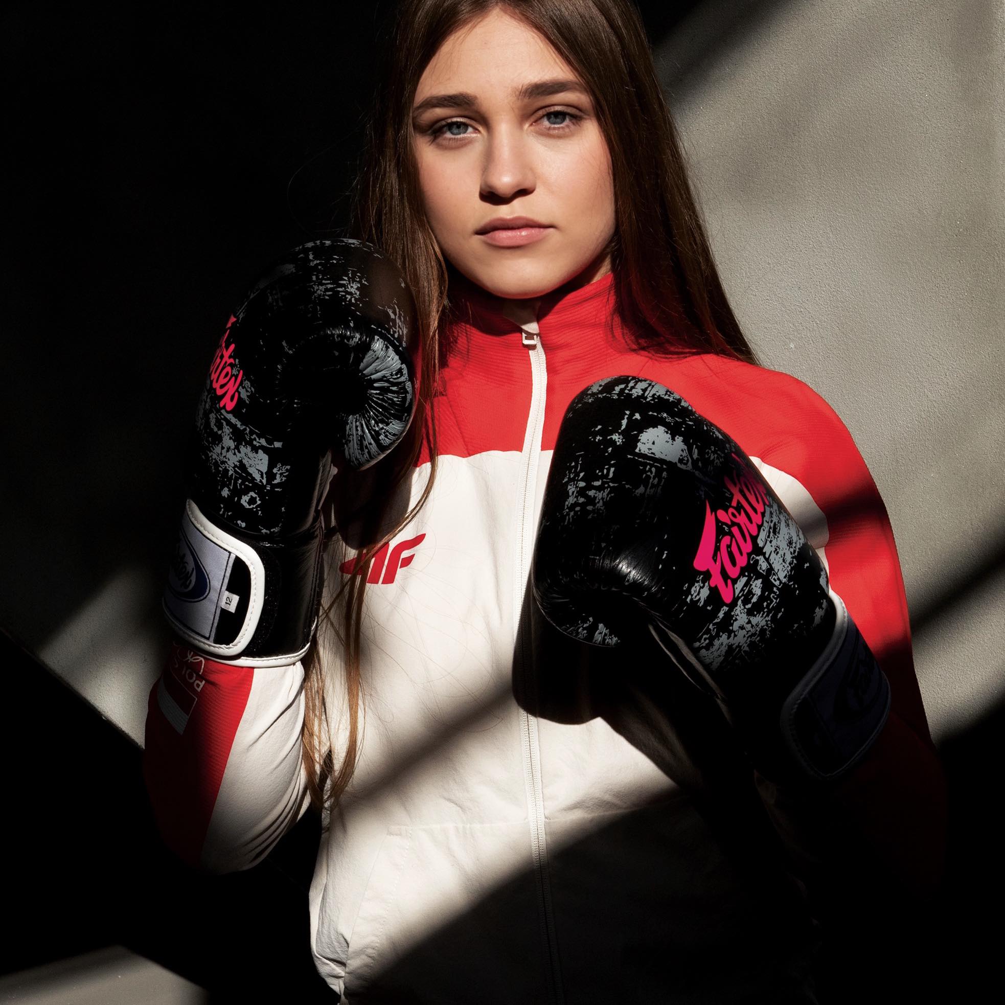 „Fiica mea poartă aceiași pantofi de 5 ani. Ca să pot apărea la TV, mi-am luat haine din bazar”. Cum a scos-o boxul din sărăcie pe vicecampioana olimpică poloneză Julia Szeremeta
