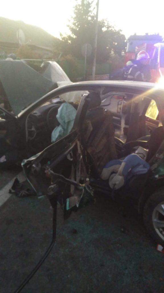 Accident mortal în localitatea Ciucurova din Tulcea. Un copil de trei ani și mama lui sunt grav răniți