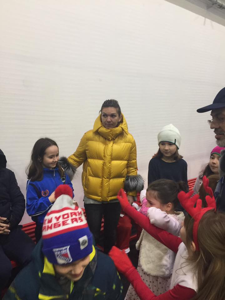 Simona Halep a asistat la debutul echipei de hochei pe gheață care îi poartă numele. Antrenorul Darren Cahill e în România | FOTO&VIDEO