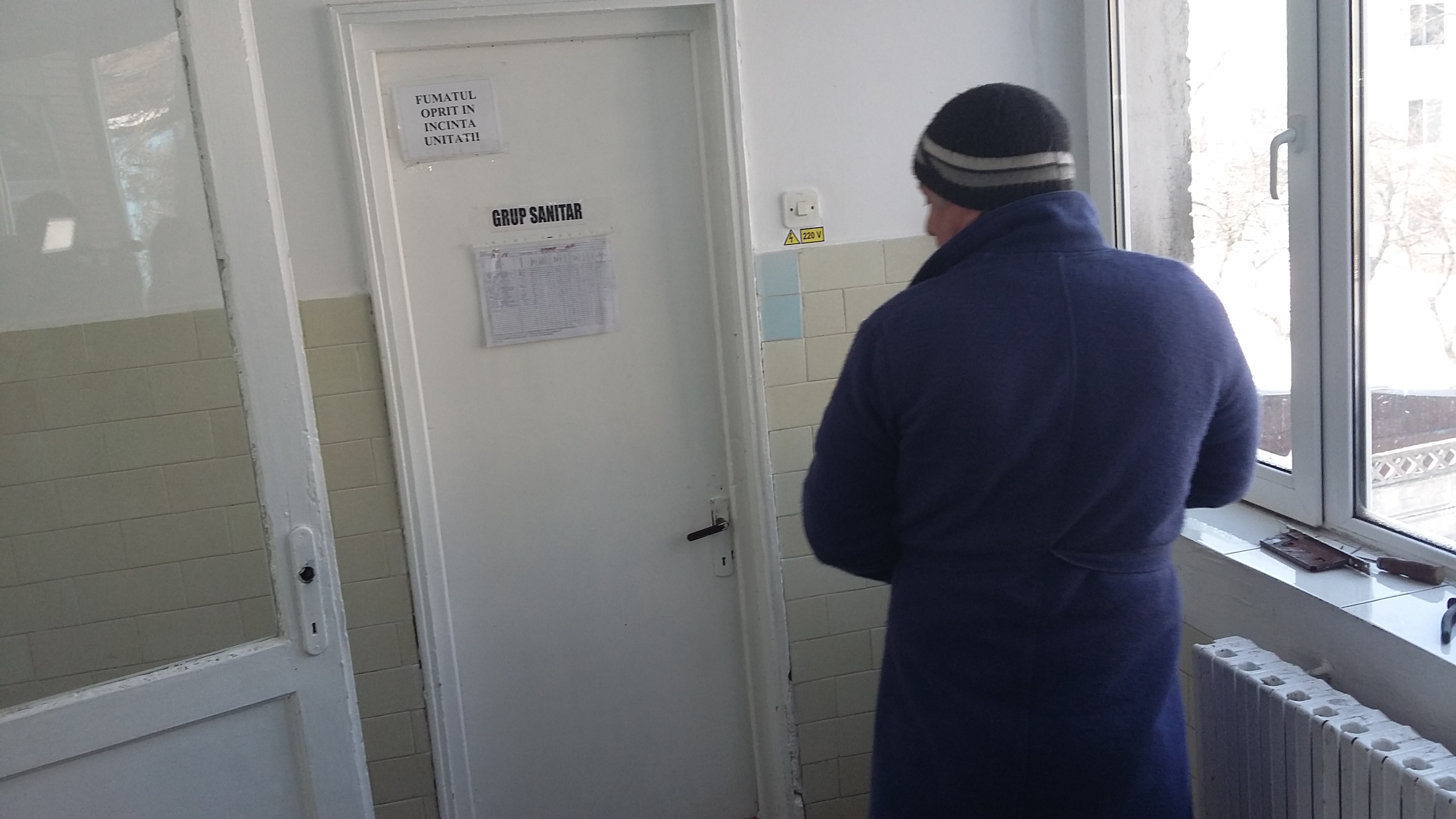 Saloane fără apă caldă, cu igrasie și toalete murdare în spitalul din Tecuci FOTO&VIDEO