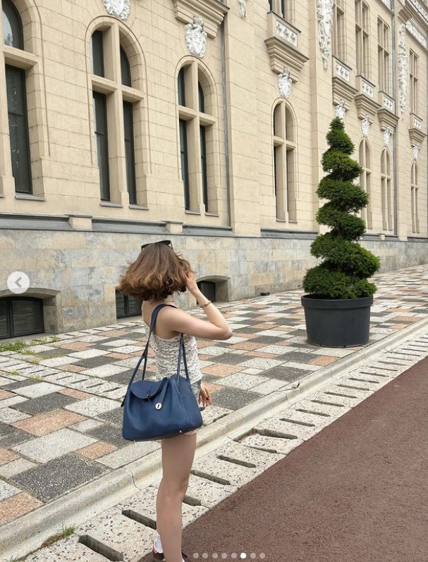 Irina Columbeanu, parada genților de lux în România. După apariția cu poșeta Chanel de 10.000 de euro, surprinde cu un alt accesoriu