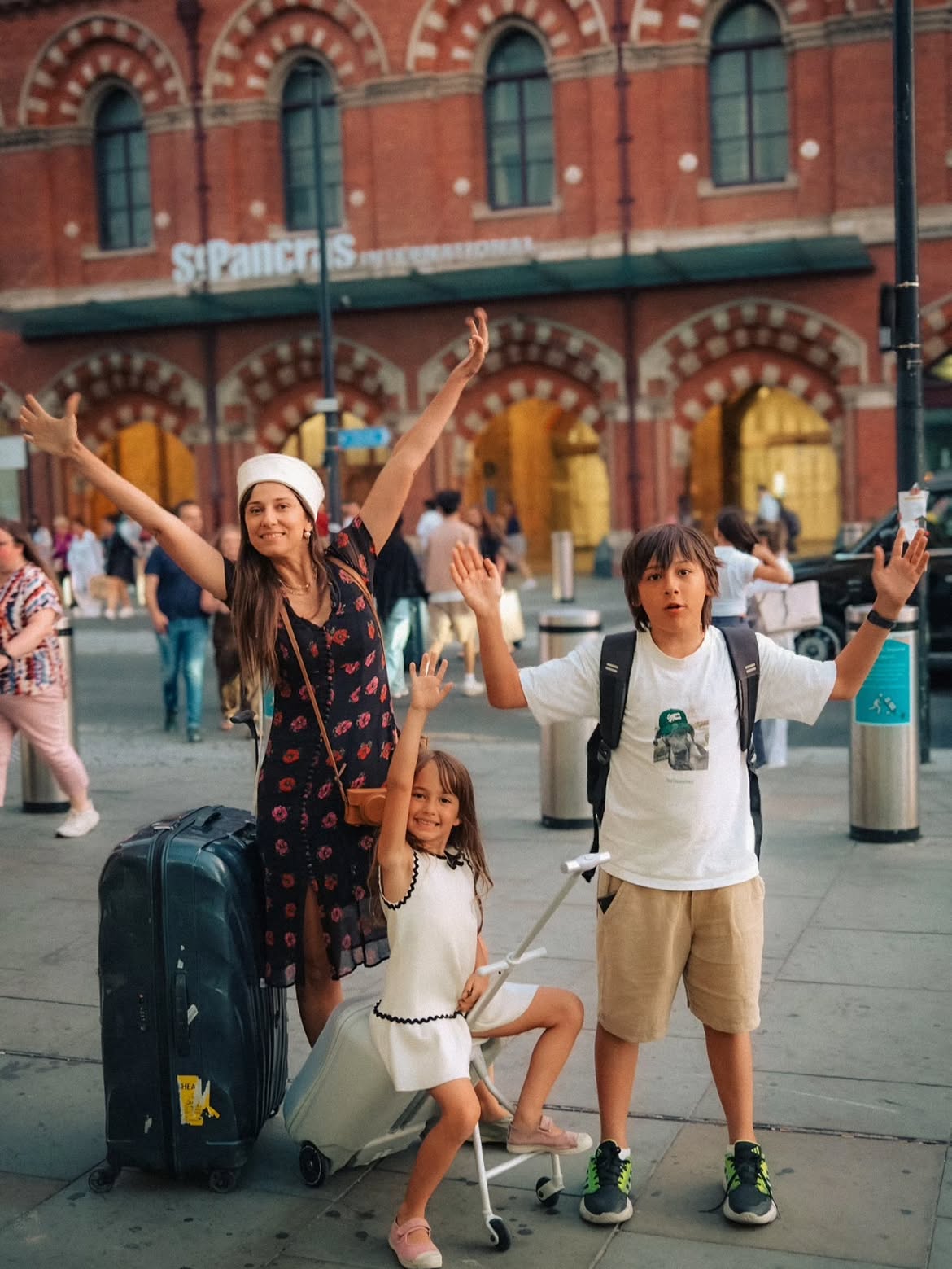 Dana Rogoz, vacanță de poveste cu familia: de la experiențe subterane în Londra, la traseul legendar din Scoția