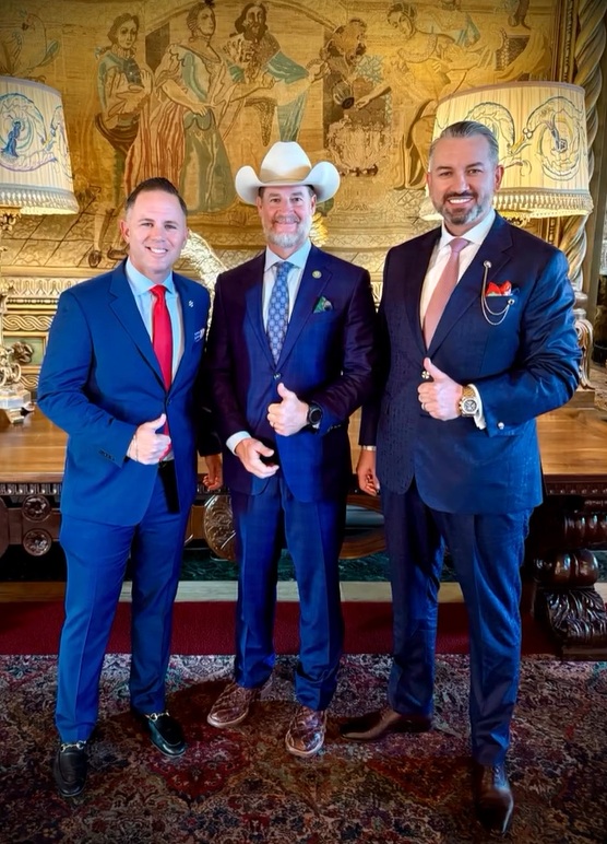 Botez românesc la Mar-a-Lago, reședința lui Donald Trump. Invitații lui Dragoș Sprînceană se laudă că l-au văzut prin geam pe Elon Musk