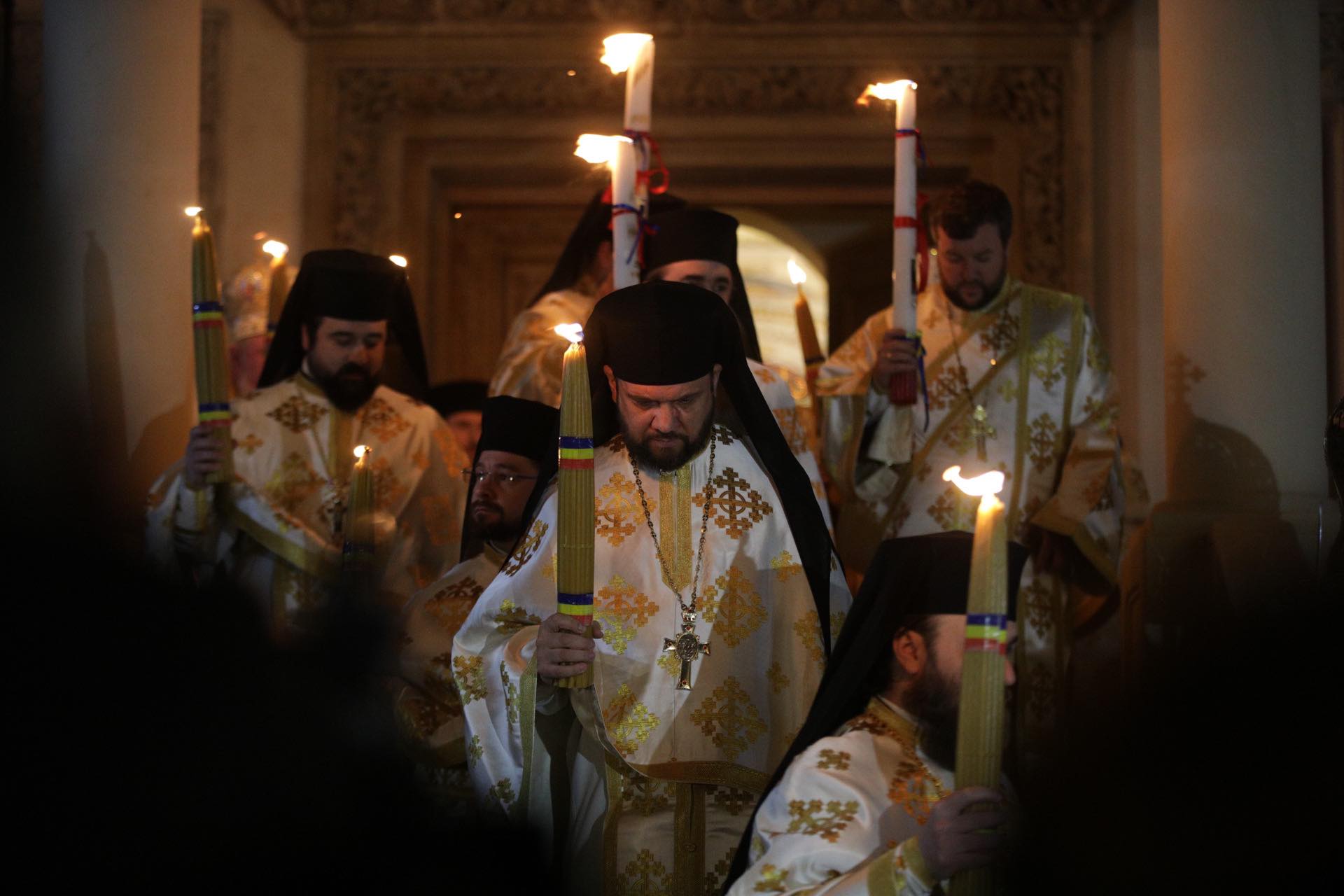Hristos a înviat! Imagini de la liturghia de Înviere de la Patriarhia Română, oficiată de Preafericitul Daniel