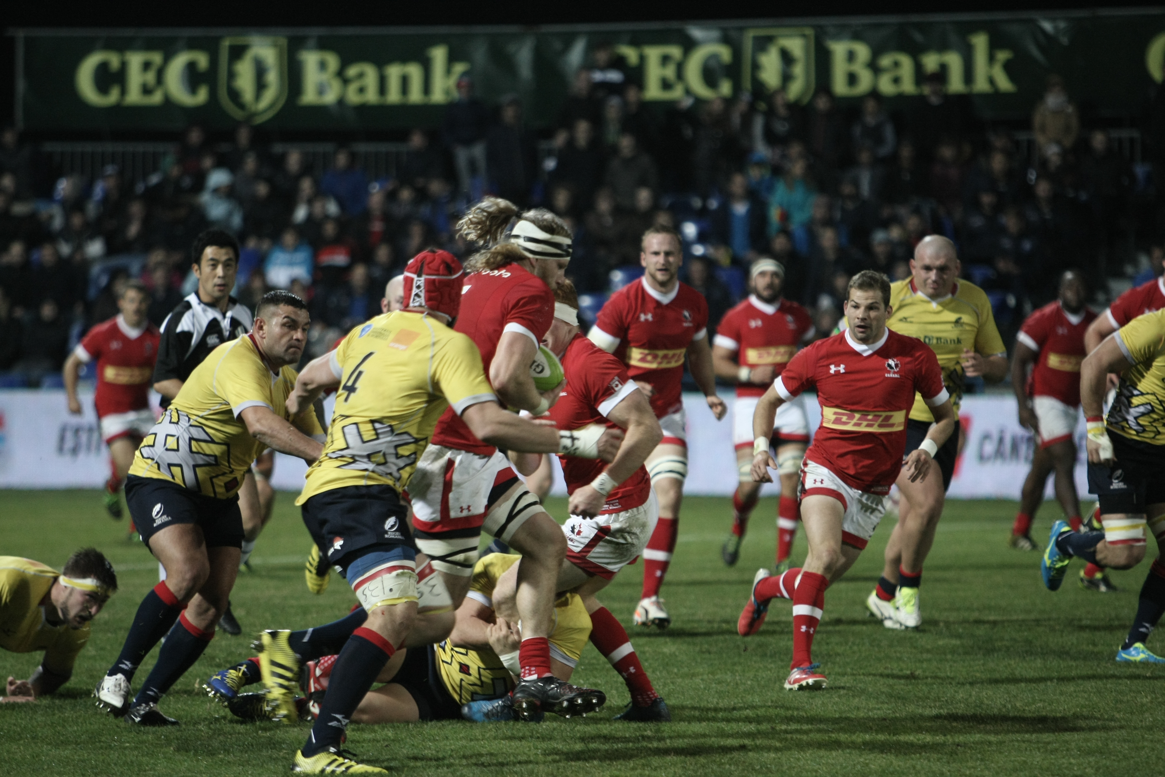 România a învins Canada la rugby. Fanii români au sărbătorit pe teren cu ”stejarii” și cu ”arțarii” | FOTO