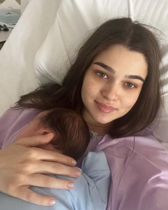 Ce cadou a primit Theo Rose de la mama lui Anghel Damian, după ce a născut: „E prețioasă”