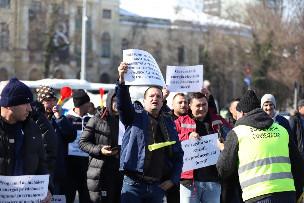 Minerii şi energeticienii protestează în Piaţa Victoriei față de măsurile luate de Guvern. Care sunt nemulțumirile lor
