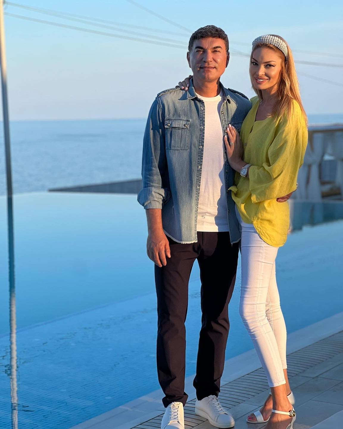 Valentina Pelinel e implicată în afacerile lui Cristi Borcea. S-a folosit de toate atuurile: „Este o onoare”