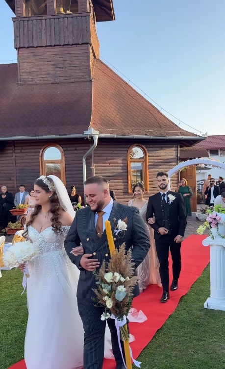 Imagini de la nunta lui Iancu Sterp cu Denisa Coțolan. Cât de emoționată a fost mireasa și cine sunt nașii celor doi