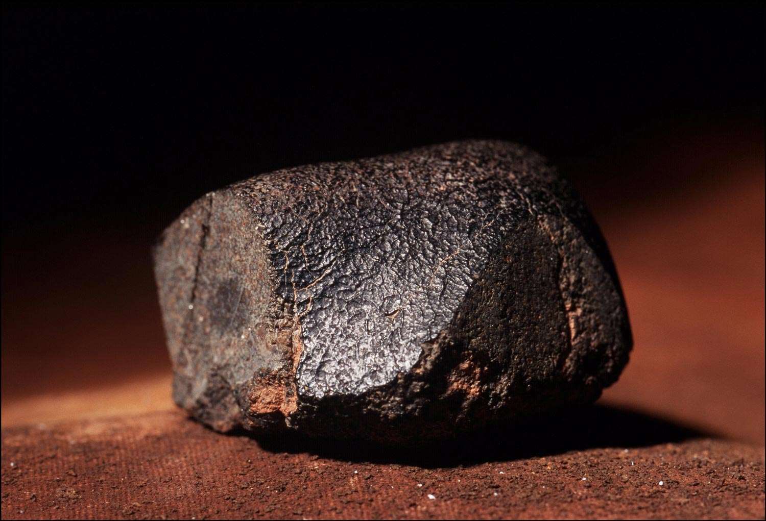 The $5.4 million sale of a precious rock from Mars belonging to Niger spurs outrage
