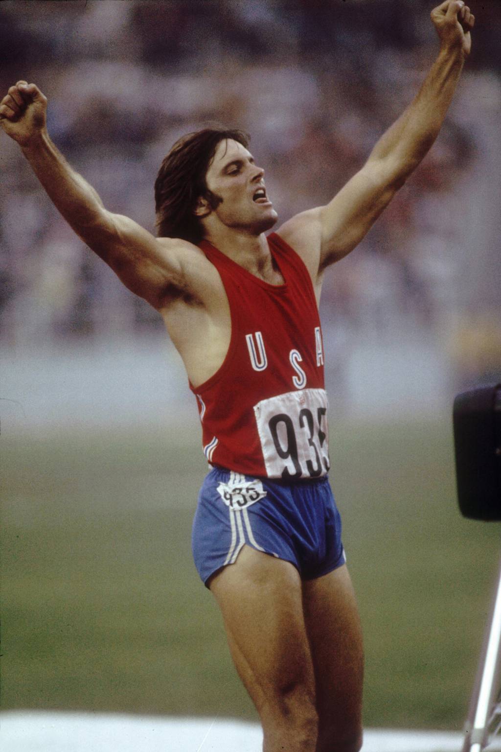 Fostul campion olimpic are acum și nume de femeie! / GALERIE FOTO