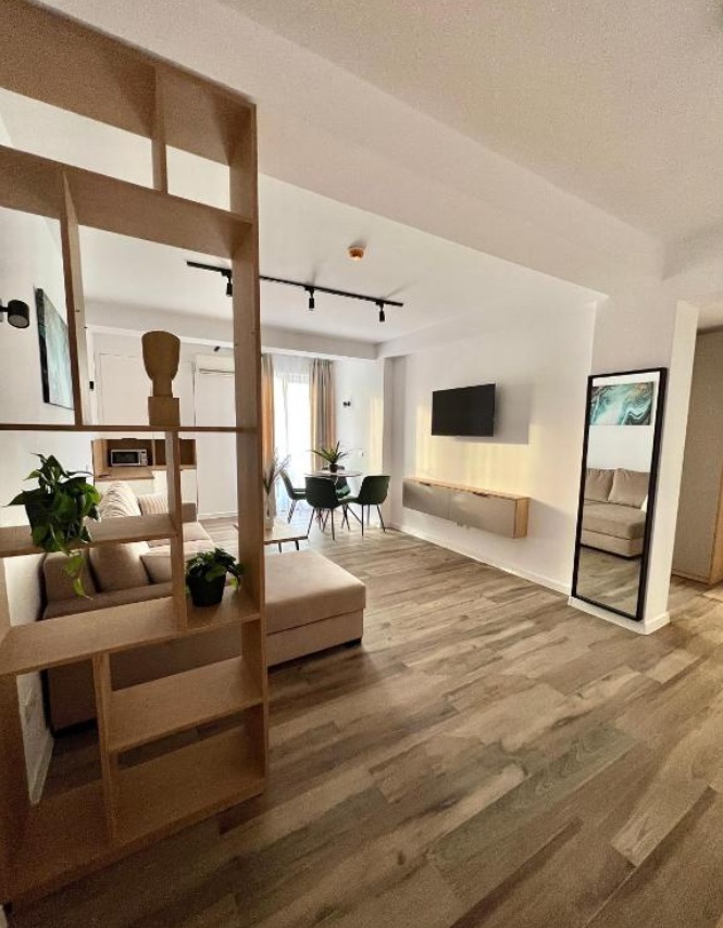 Cât costă cazarea de 1 Mai în hotelul deținut de Andreea Bănică la Eforie Nord. A investit 8 milioane de lei în afacere
