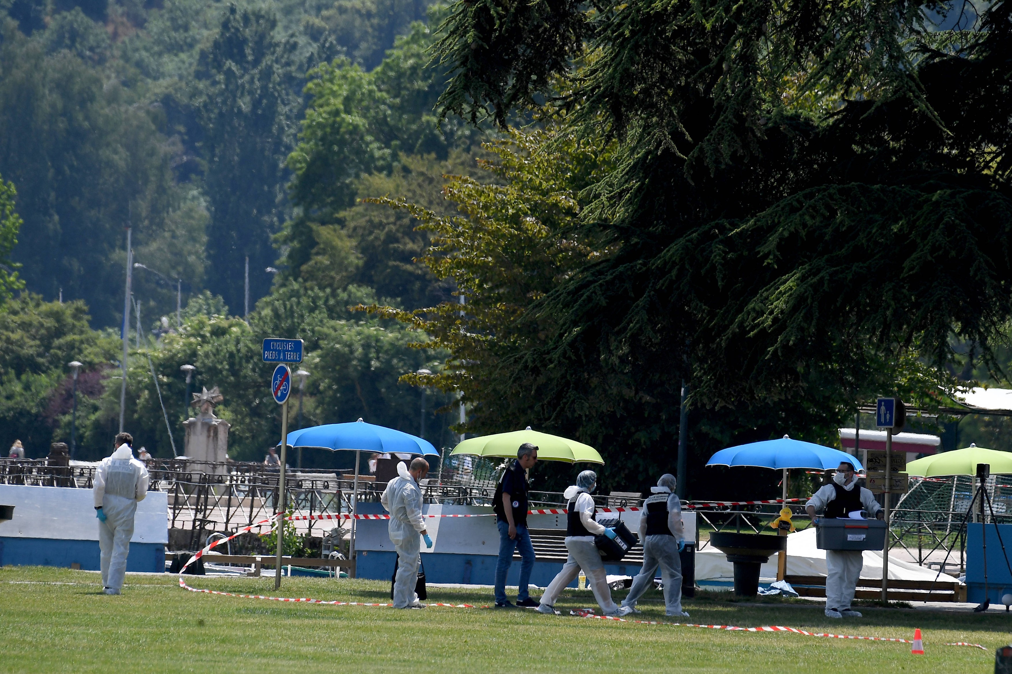 Copii înjunghiați într-un parc din Annecy, Franța. Șase răniți și un suspect reținut