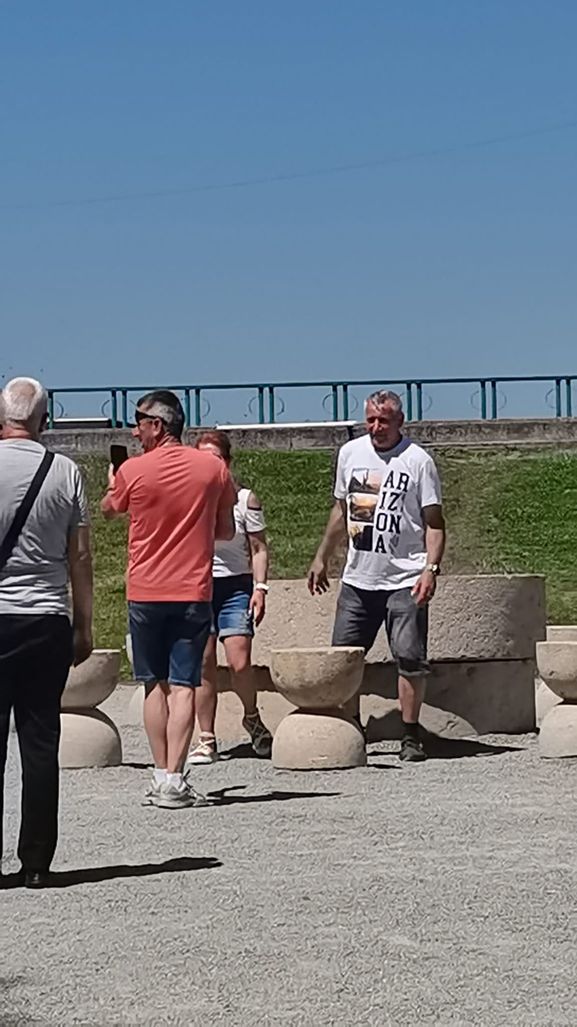Vacanță vacarm în Cheile Sohodolului: mititei, motoare și calcar
