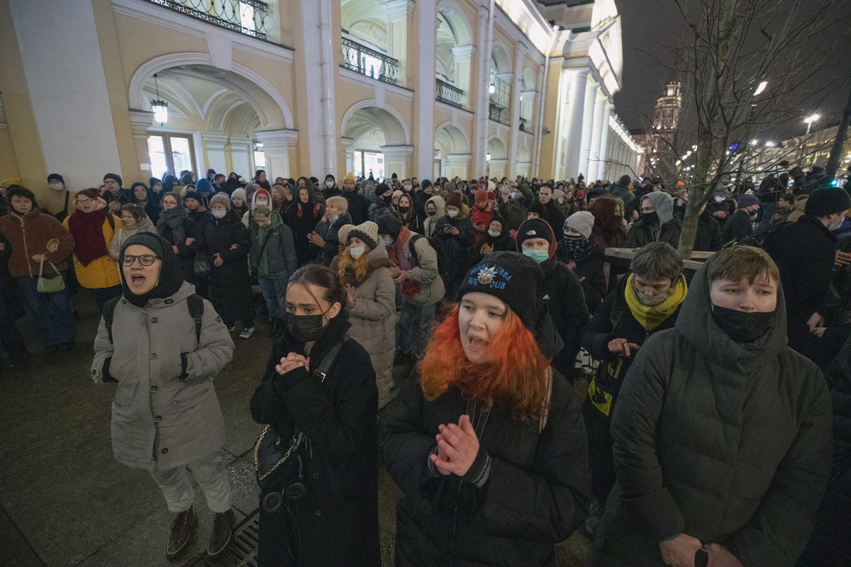 IMAGINI. Din București până în Sydney, mii de oameni protestează față de războiul din Ucraina: „Stop Putin!”