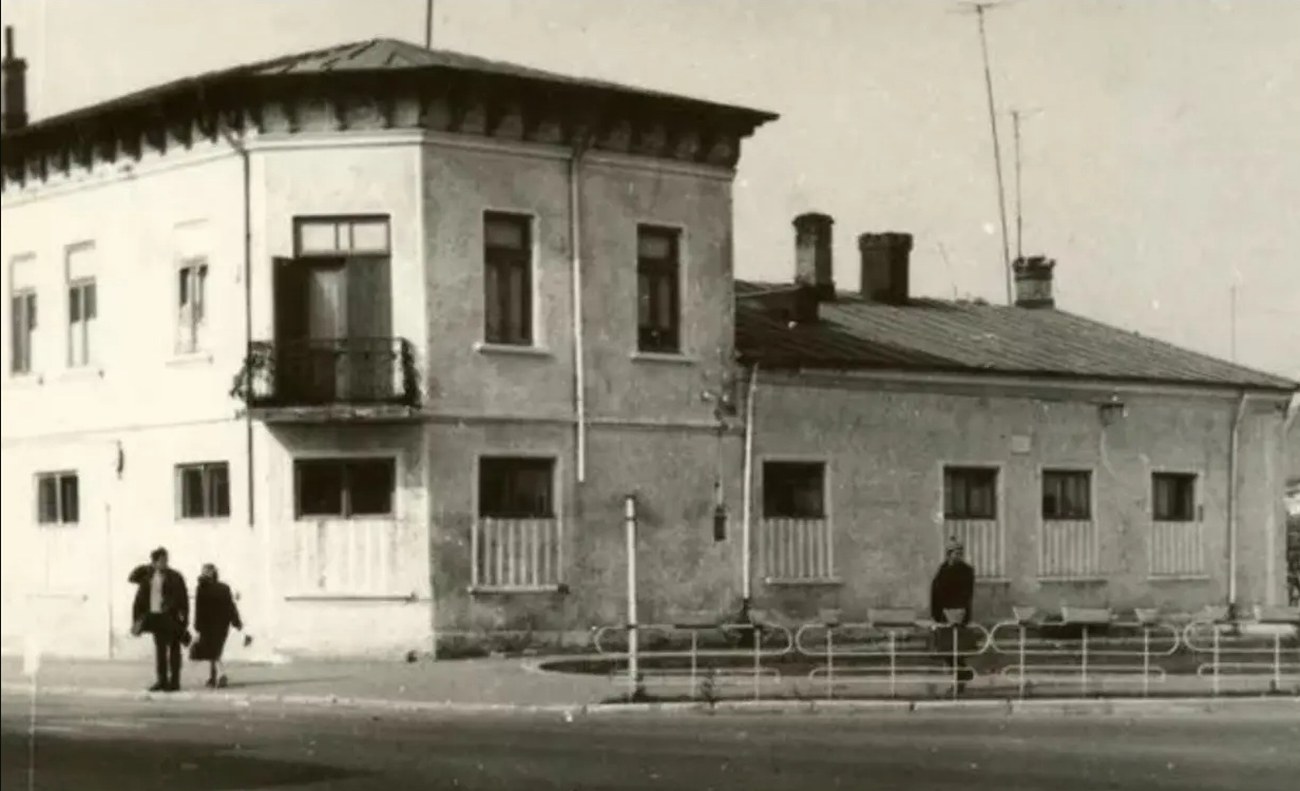 Cârciuma din Buzău a lui Caragiale e de vânzare. Cât costă monumentul istoric și ce trebuie să facă Ministerul Culturii, dacă vrea imobilul