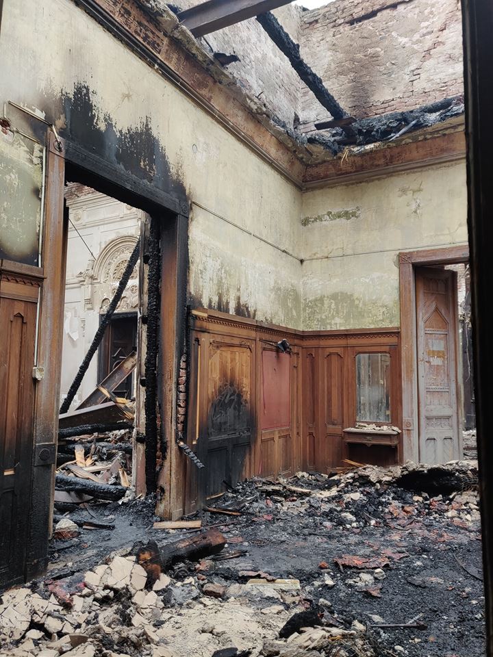 Cum arată Palatul Episcopal din Oradea după incendiul devastator. Imagini din interiorul clădirii de patrimoniu, publicate de Prefectura Bihor