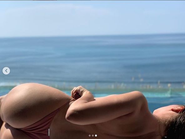 Alexandra Stan arată tot. În ce ipostaze fierbinți s-a fotografiat | FOTO