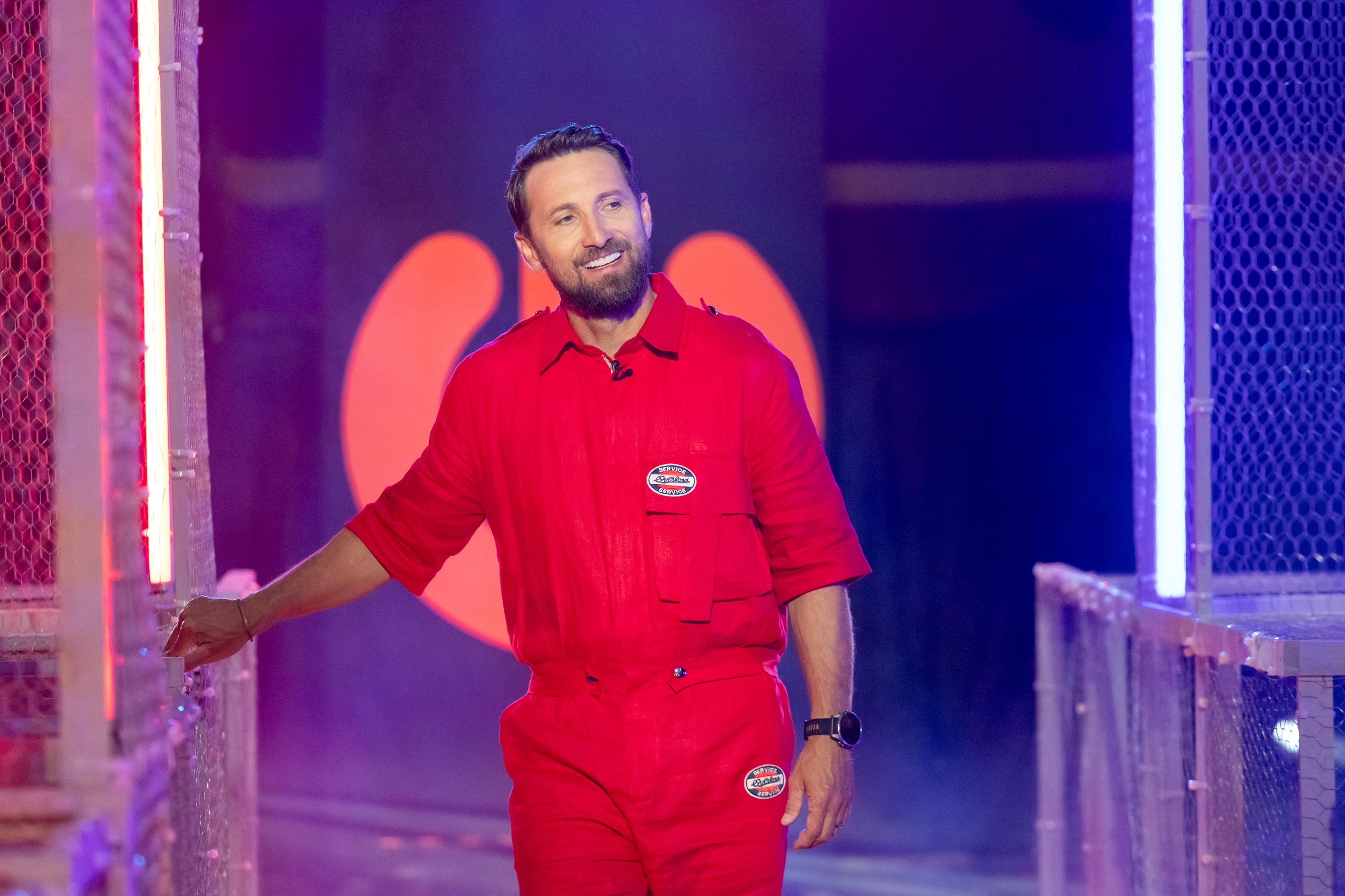 Ce a făcut Dani Oțil după ce a găsit câteva sute de lei pe jos, într-o parcare: „Nu mă luați de exemplu, că am și eu păcatele mele”