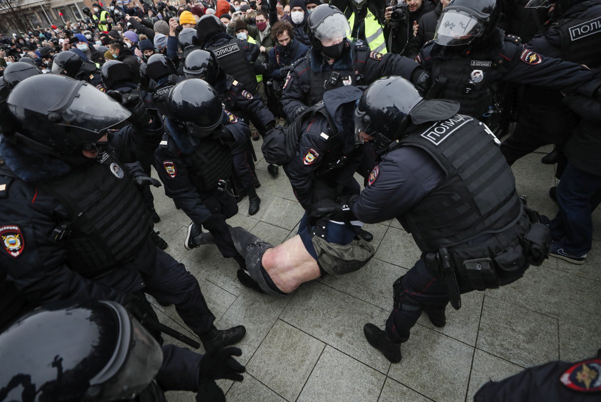 Protestele din Rusia | Peste 2.400 de oameni săltați, printre care și un copil. „Putin e un hoț!” și „Rusia fără Putin!”, au strigat manifestanții