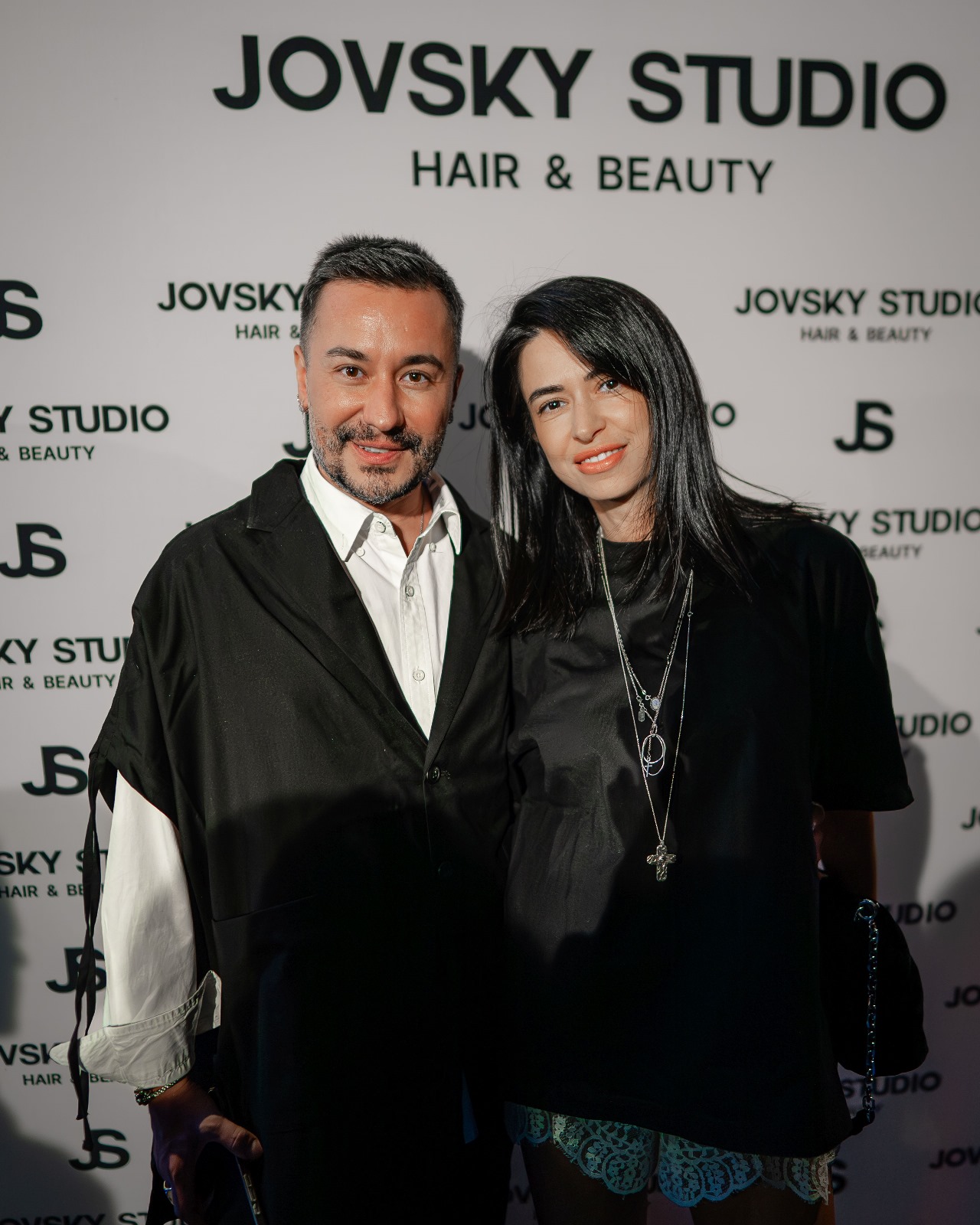 Tunsorile anului 2026. Ce culori și tonuri se poartă: Recomandările hairstylist-ului Adrian Perjovschi