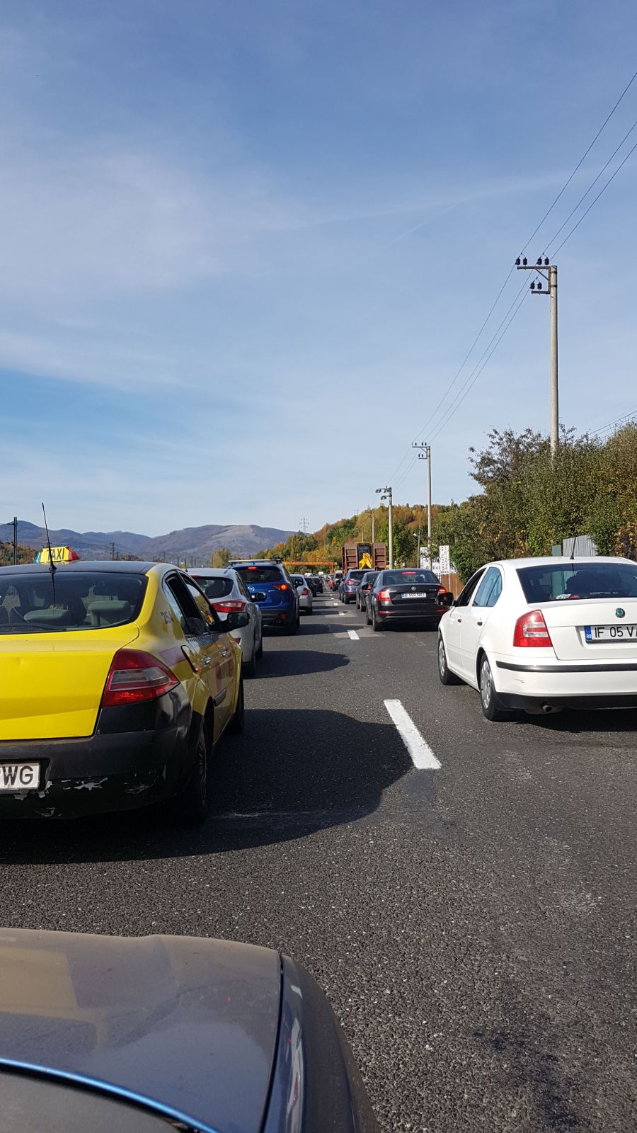 Aglomerație pe Valea Prahovei: ce recomandă polițiștii rutieri celor care au drum pe DN1
