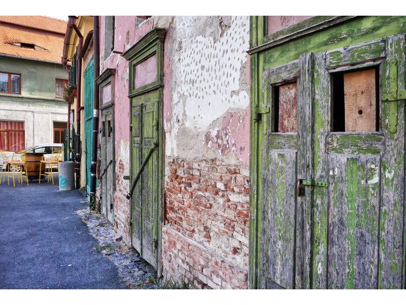 Se vinde cea mai veche casă din România. Unde se află și cum arată (GALERIE FOTO)