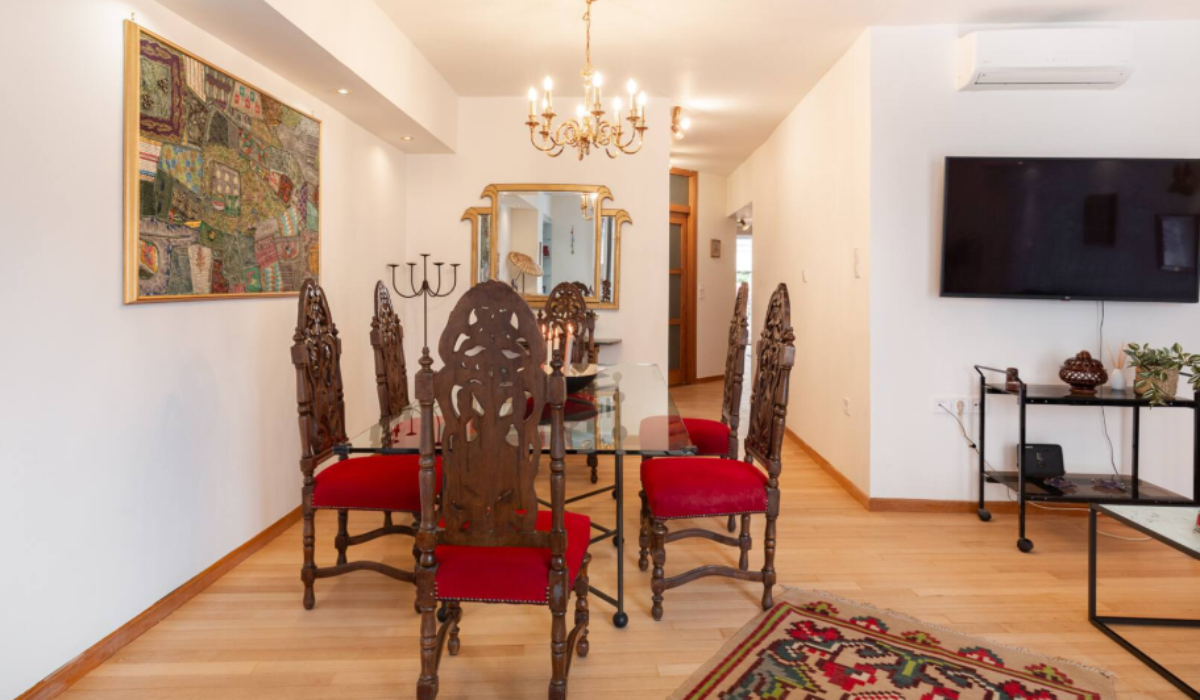 Cum arăta apartamentul închiriat prin Airbnb, din clădirea care s-a prăbușit după o explozie, în Atena