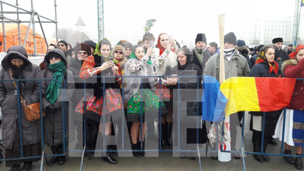Imagini inedite surprinse de fotoreporterii Libertatea la slujba de sfințire a Catedralei Mântuirii Neamului