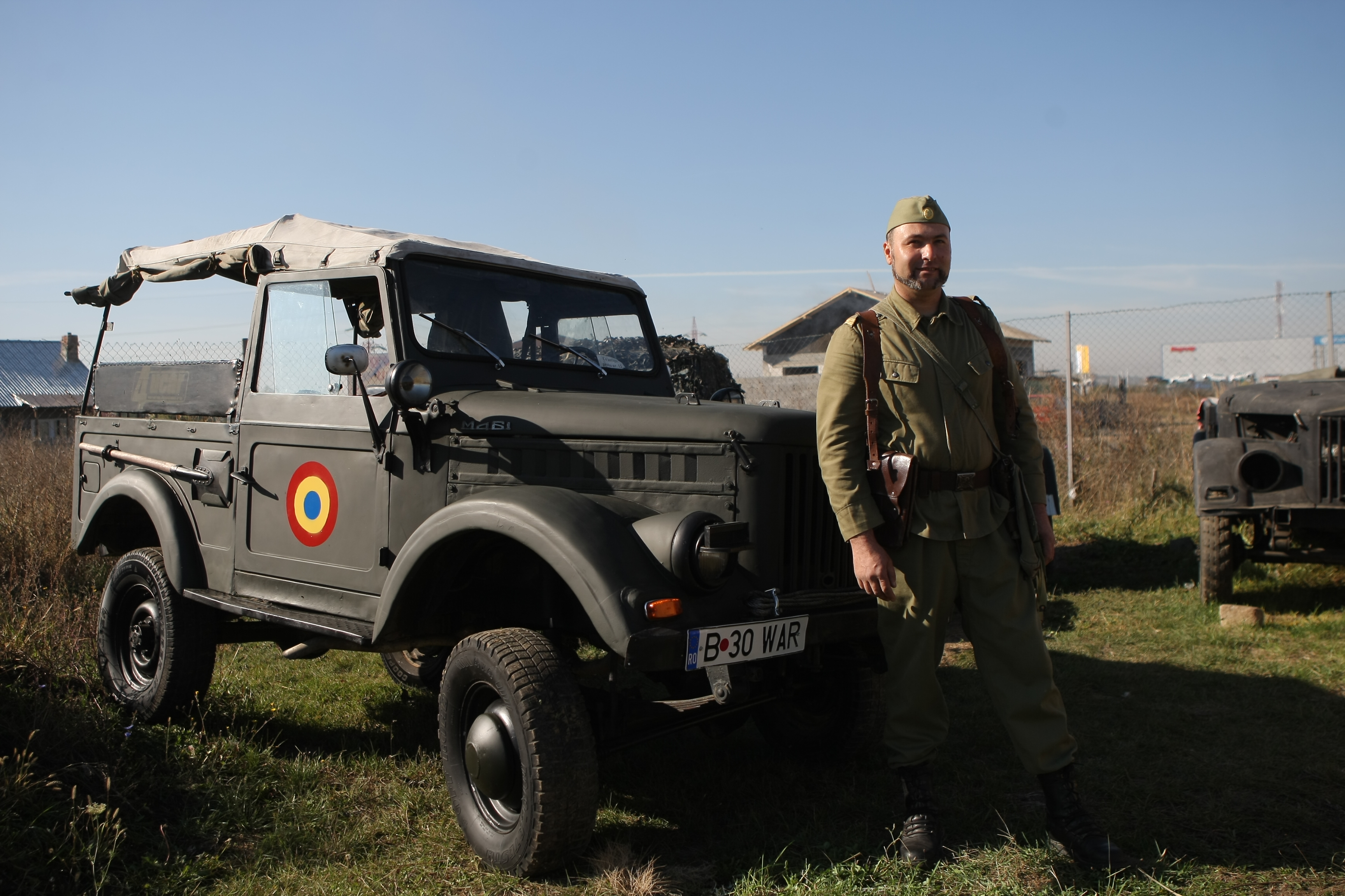 VIDEO | Mecanicul-auto care modifică mașini pentru Airsoft. Incredibil cum le transformă