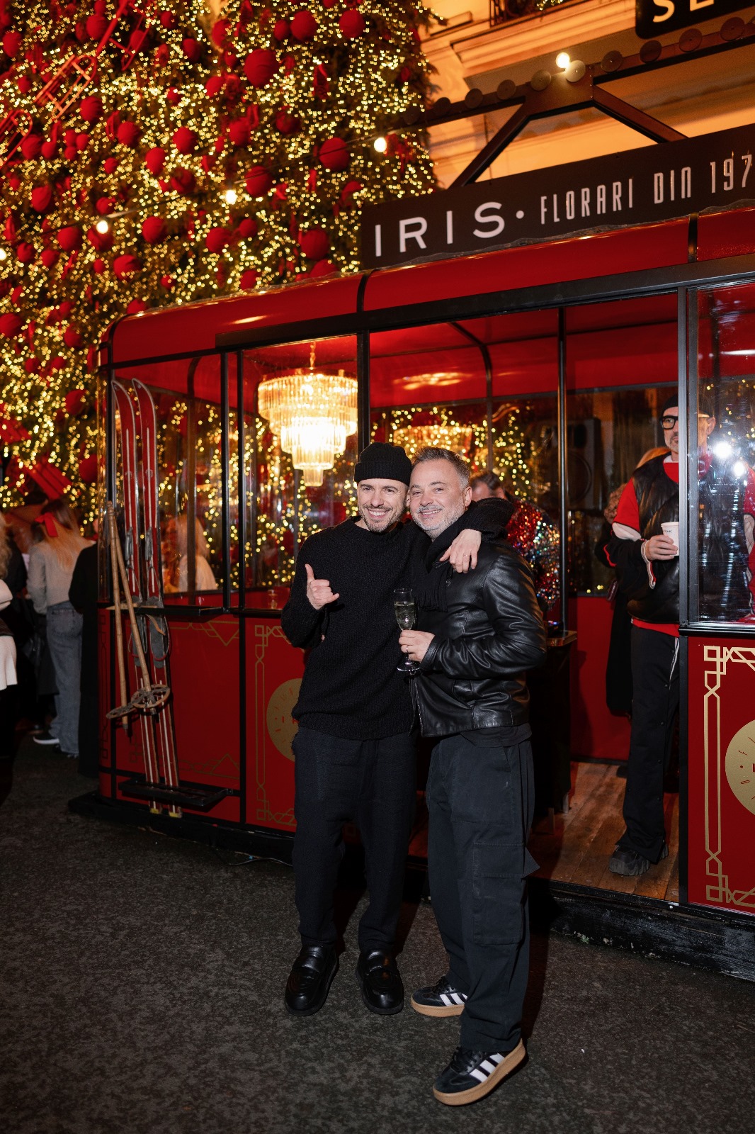 Cum arată și unde e cel mai instagramabil loc din București, care a devenit viral în ultimele zile. Cine e în spatele „The Christmas House”