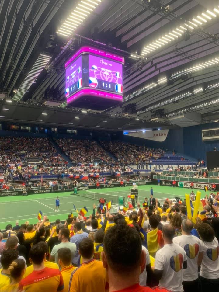 Denisa de la Bambi și-a dat planurile peste cap ca să le vadă pe Halep &co la meciul de tenis din Cehia | FOTO & VIDEO