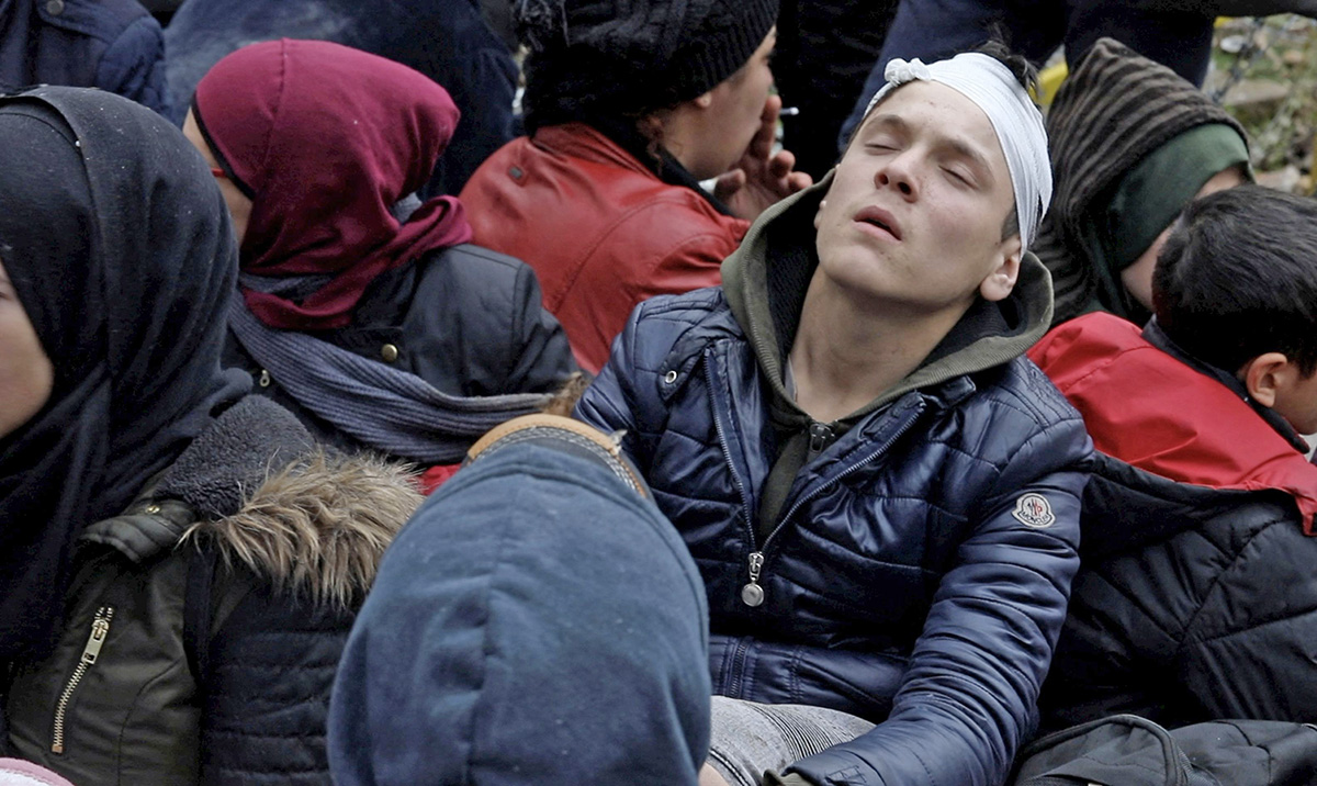 Corespondență de la granița Greciei cu Turcia. Reporterul Mircea Barbu, printre grănicerii eleni care încearcă să țină în loc 20.000 de migranți