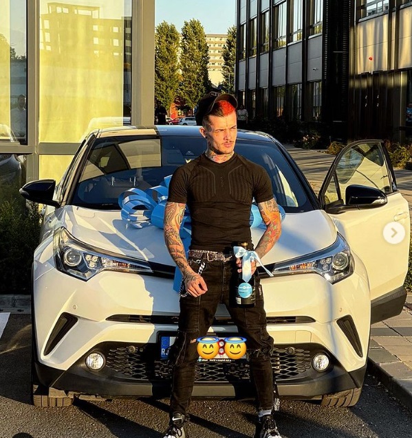 Zanni își vinde casa la nici un an de când a cumpărat-o: „5 camere, 3 băi, full mobilată”. Unde vrea să se mute