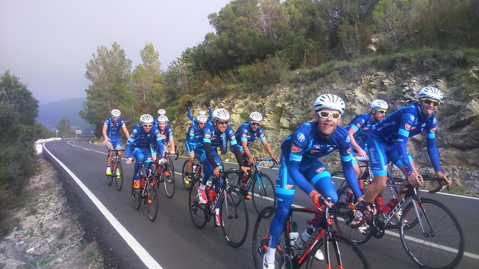 Campionul paralimpic Eduard Novak aleargă Turul Valenciei. ^Primul sportiv cu dizabilități din lume care va concura împotriva elitei ciclismului