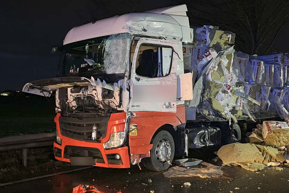 Șofer român de TIR aproape orb, după ce un camion a intrat direct în el pe contrasens, în Germania