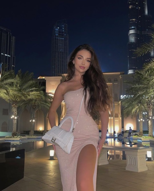 Ce note a luat la Bacalaureat Andreea Bostănică, supranumită „Regina TikTok-ului din România”. „Îmi pare foarte rău să vă dezamăgesc”