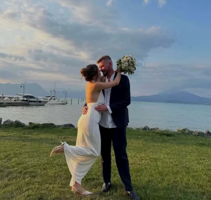 Imagini de la cununia religioasă a fiicei Ralucăi Moianu. Mara s-a căsătorit în Italia