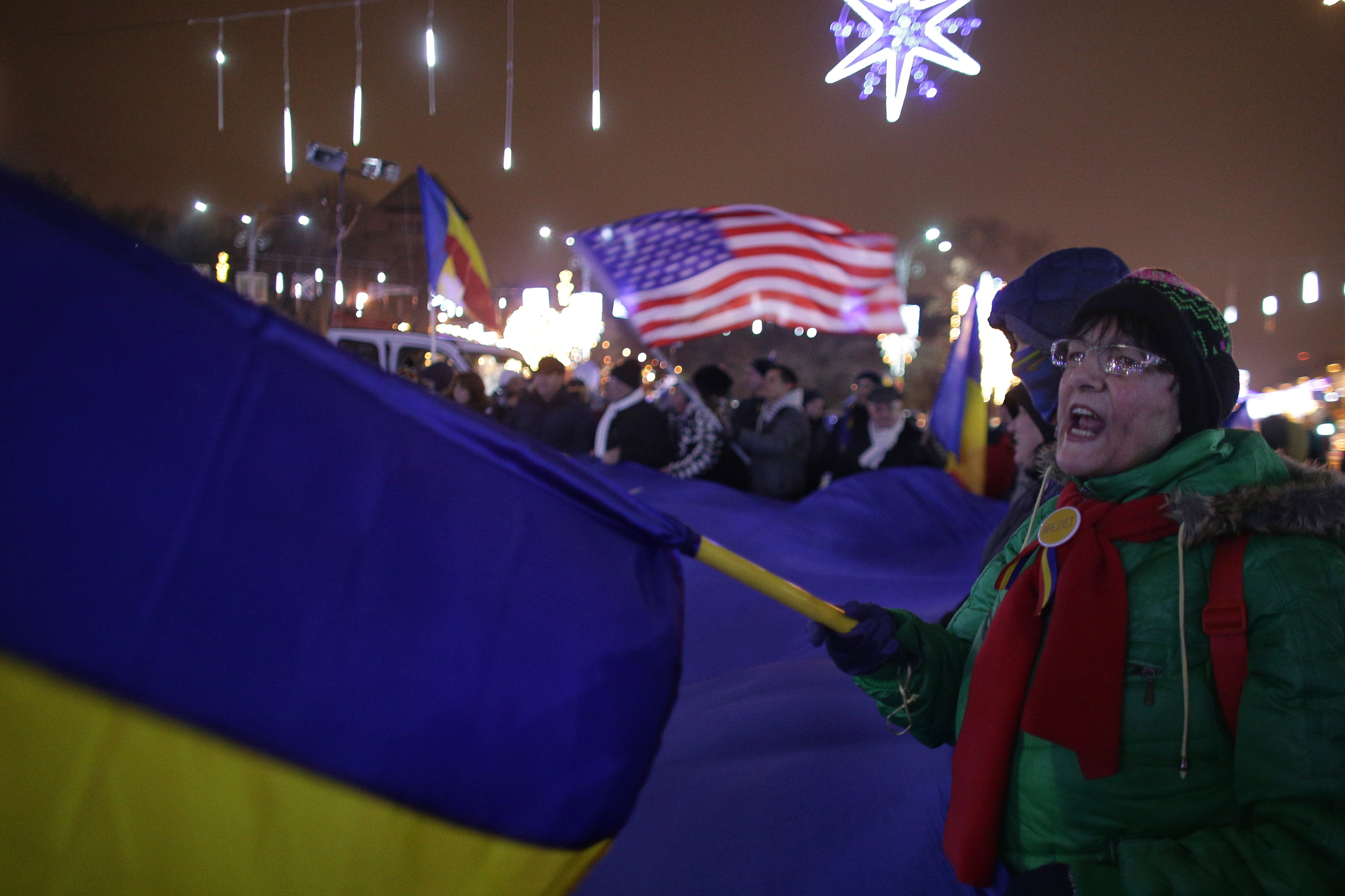 FOTO. Nou protest în Piața Victoriei din București. Manifestanții au cerut demisia lui Dragnea și Tăriceanu